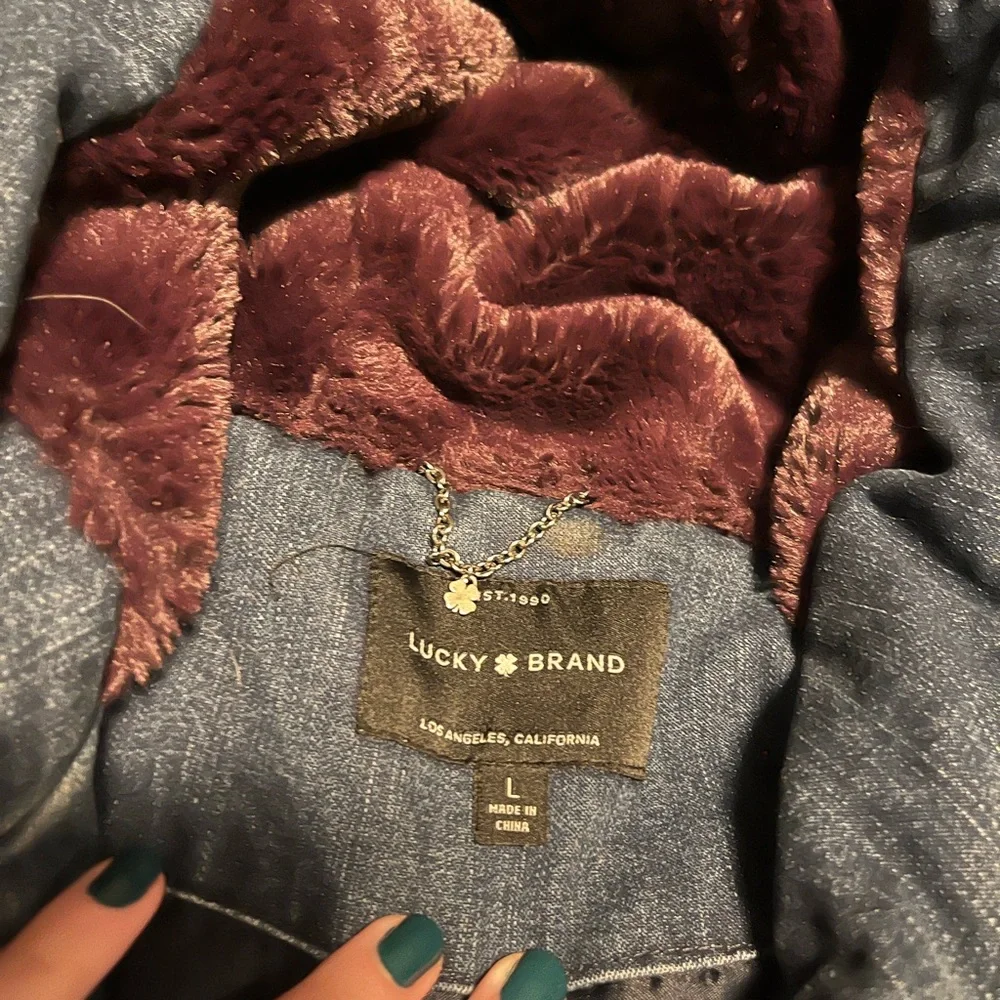 Lucky Brand Denim Jacket with faux fur hood, adjustable waist. - Picture 3 of 3